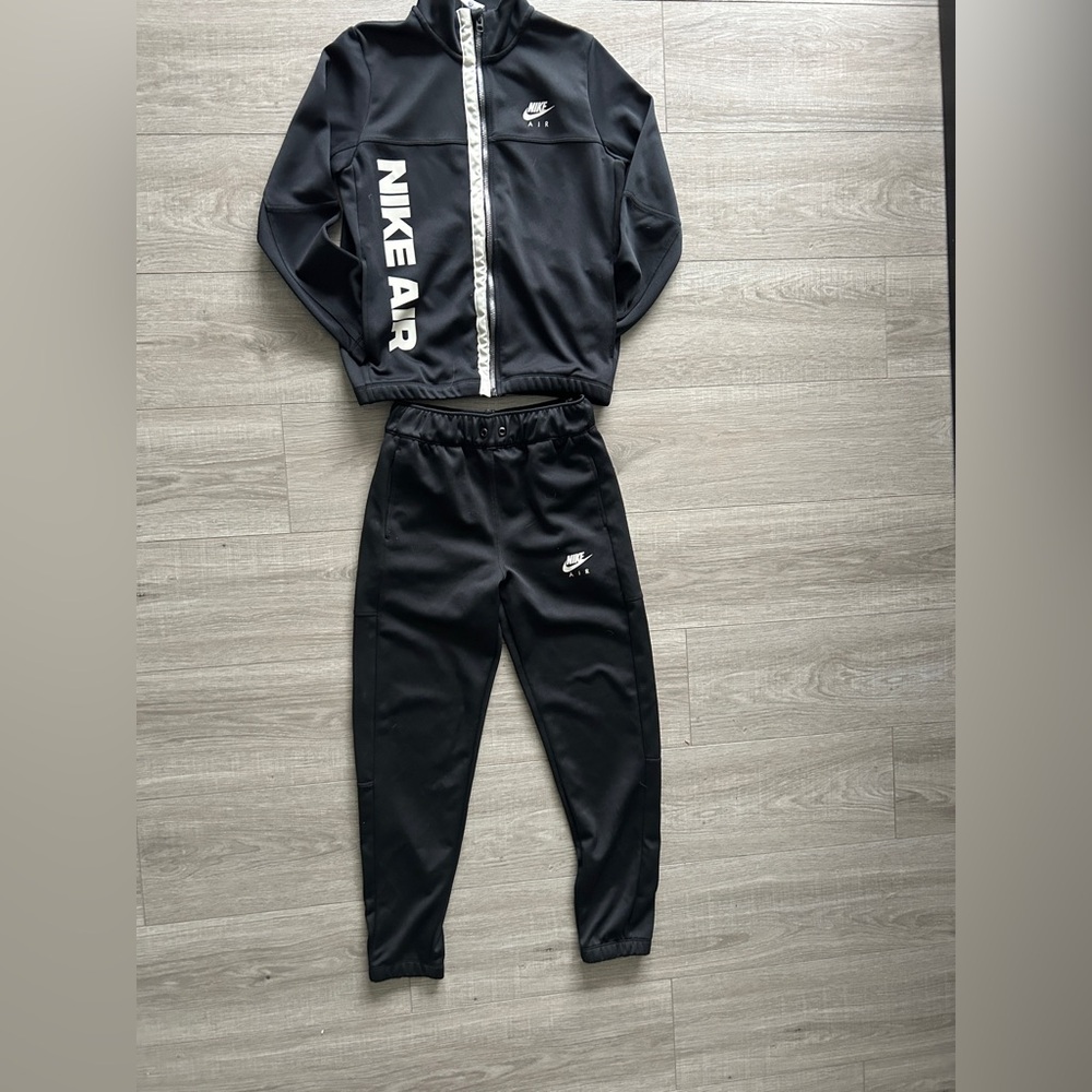 Nike Air Thermal Tracksuit - Size L (Youth 147–158 cm)